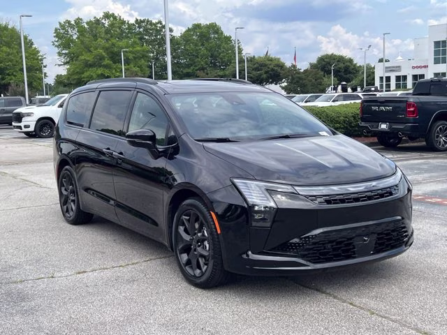2027 Diamond Black Crystal Pearlcoat Chrysler Pacifica Limited FWD Van