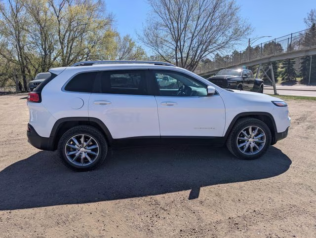 2018 Bright White Clearcoat Jeep Cherokee Limited 4X4 SUV