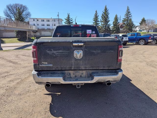 2020 Diamond Black Crystal Pearlcoat Ram 1500 Laramie 4X4 Truck