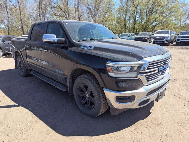 2020 Diamond Black Crystal Pearlcoat Ram 1500 Laramie 4X4 Truck