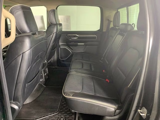 2020 Diamond Black Crystal Pearlcoat Ram 1500 Laramie 4X4 Truck
