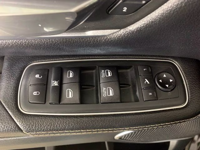 2020 Diamond Black Crystal Pearlcoat Ram 1500 Laramie 4X4 Truck