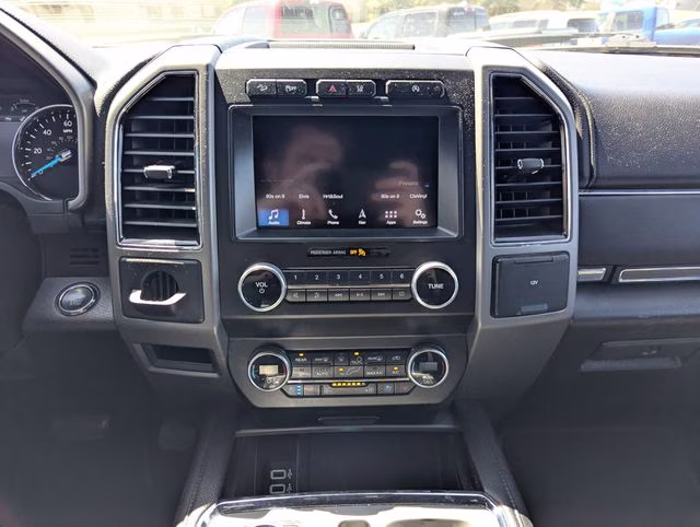 2019 Ingot Silver Metallic Ford Expedition Max XLT 4X4 SUV