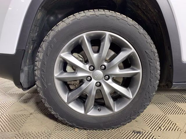 2018 Bright White Clearcoat Jeep Cherokee Limited 4X4 SUV