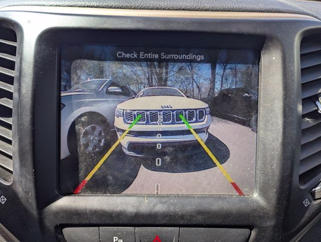 2018 Bright White Clearcoat Jeep Cherokee Limited 4X4 SUV