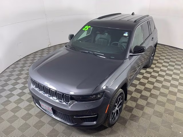 2025 Baltic Gray Metallic Clearcoat Jeep Grand Cherokee Limited 4X4 SUV