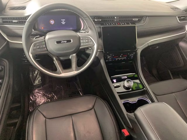 2025 Baltic Gray Metallic Clearcoat Jeep Grand Cherokee Limited 4X4 SUV