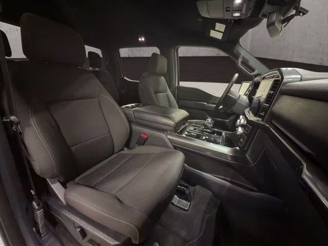 2023 Oxford White Ford F-150 XLT 4X4 Truck