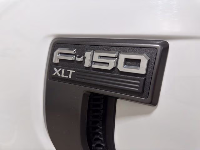 2023 Oxford White Ford F-150 XLT 4X4 Truck