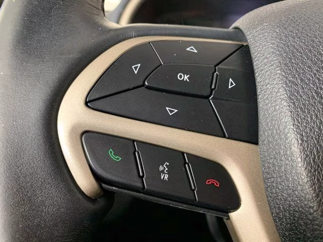 2018 Bright White Clearcoat Jeep Cherokee Limited 4X4 SUV