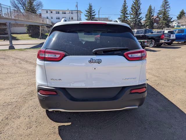 2018 Bright White Clearcoat Jeep Cherokee Limited 4X4 SUV