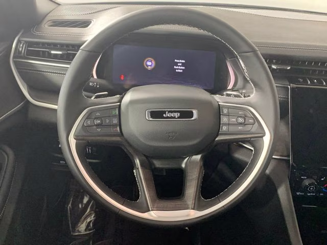2025 Baltic Gray Metallic Clearcoat Jeep Grand Cherokee Limited 4X4 SUV