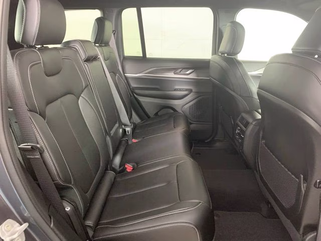2025 Baltic Gray Metallic Clearcoat Jeep Grand Cherokee Limited 4X4 SUV
