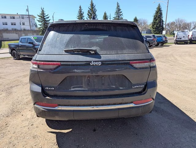 2025 Baltic Gray Metallic Clearcoat Jeep Grand Cherokee Limited 4X4 SUV