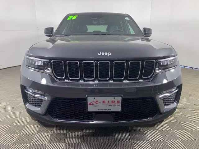 2025 Baltic Gray Metallic Clearcoat Jeep Grand Cherokee Limited 4X4 SUV