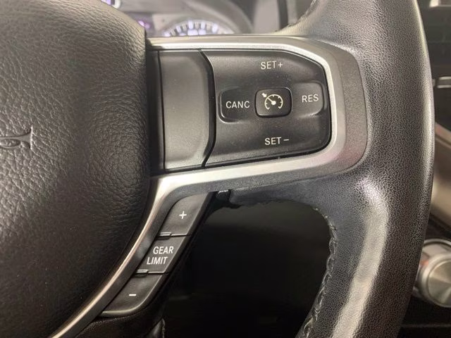 2020 Diamond Black Crystal Pearlcoat Ram 1500 Laramie 4X4 Truck
