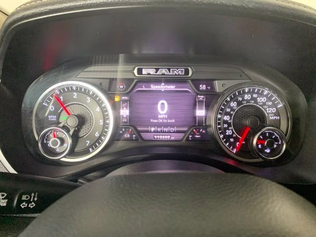 2020 Diamond Black Crystal Pearlcoat Ram 1500 Laramie 4X4 Truck