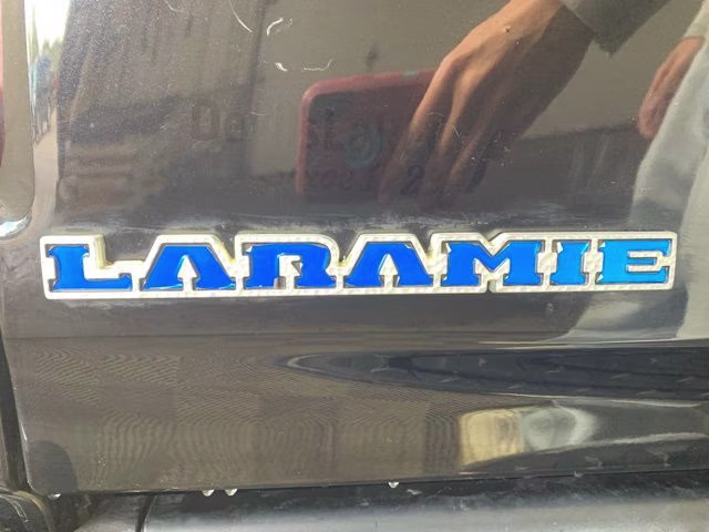 2020 Diamond Black Crystal Pearlcoat Ram 1500 Laramie 4X4 Truck