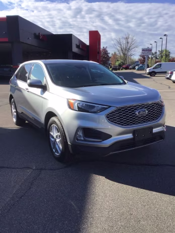 2023 Silver Metallic Ford Edge SEL AWD SUV
