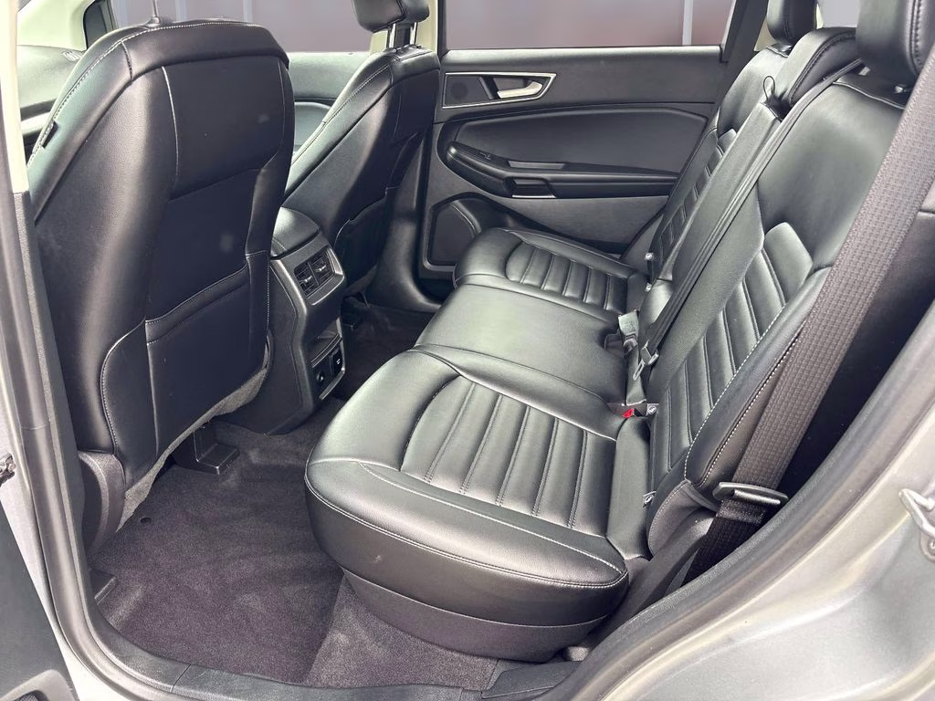 2023 Silver Metallic Ford Edge SEL AWD SUV