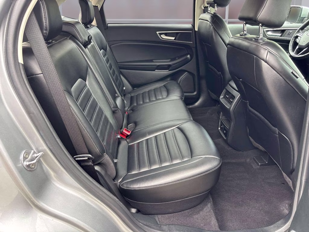2023 Silver Metallic Ford Edge SEL AWD SUV