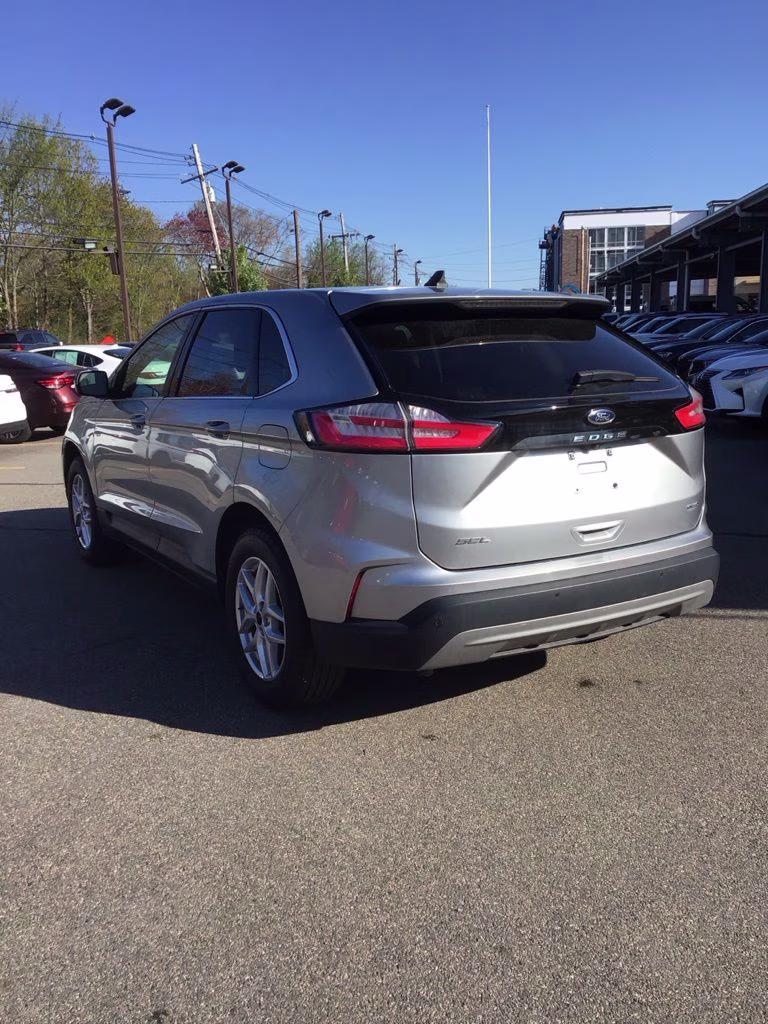 2023 Silver Metallic Ford Edge SEL AWD SUV