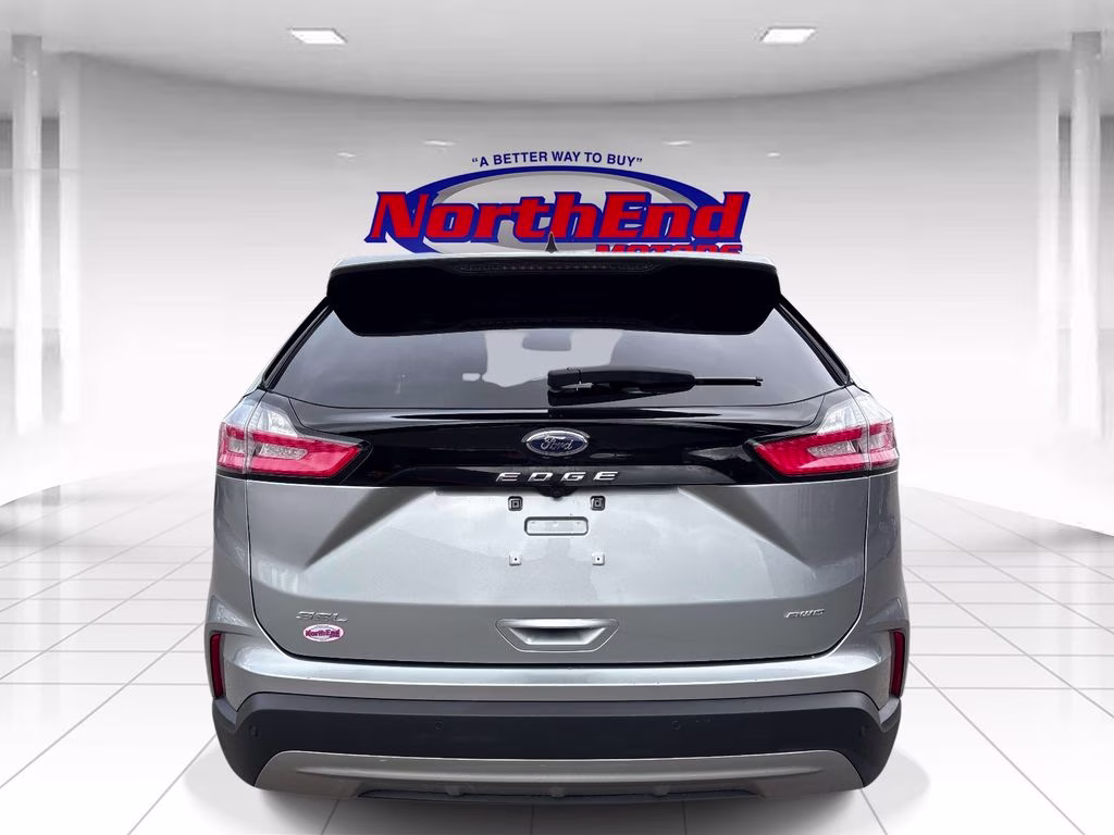 2023 Silver Metallic Ford Edge SEL AWD SUV