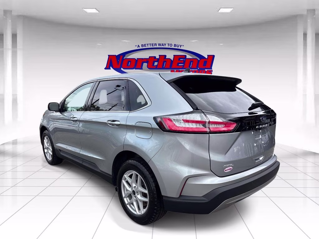2023 Silver Metallic Ford Edge SEL AWD SUV