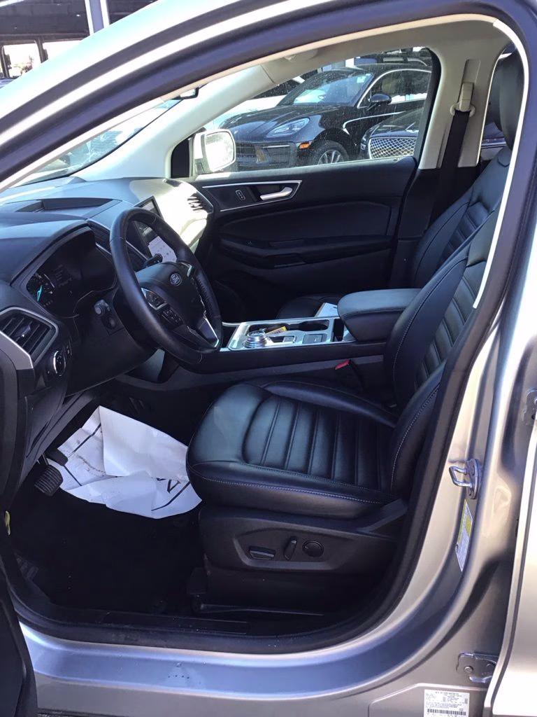 2023 Silver Metallic Ford Edge SEL AWD SUV