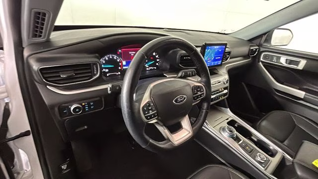 2022 Ford Explorer XLT 4X4 SUV