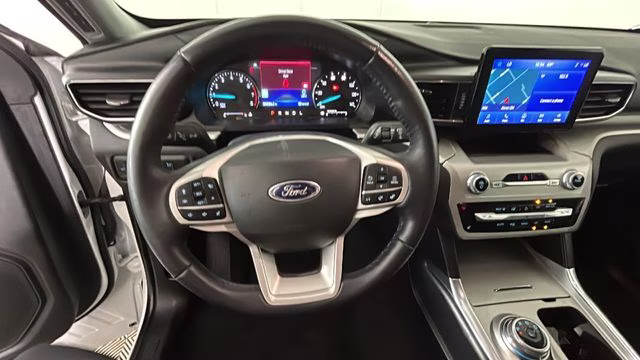 2022 Ford Explorer XLT 4X4 SUV