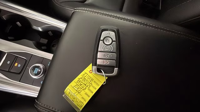 2022 Ford Explorer XLT 4X4 SUV