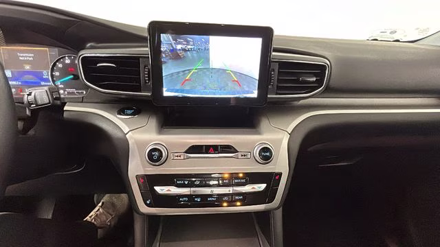 2022 Ford Explorer XLT 4X4 SUV