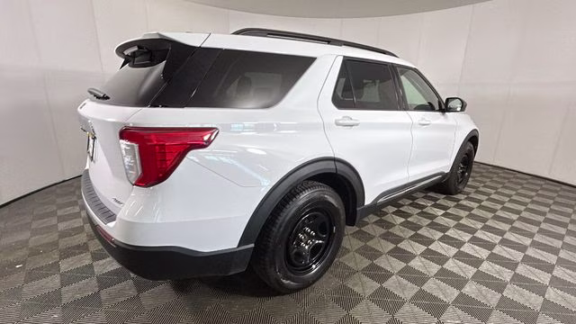2022 Ford Explorer XLT 4X4 SUV