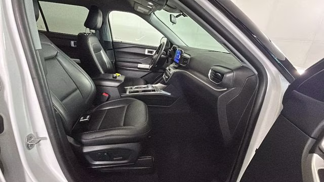 2022 Ford Explorer XLT 4X4 SUV