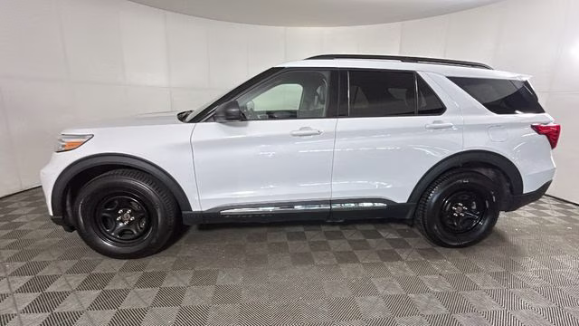 2022 Ford Explorer XLT 4X4 SUV