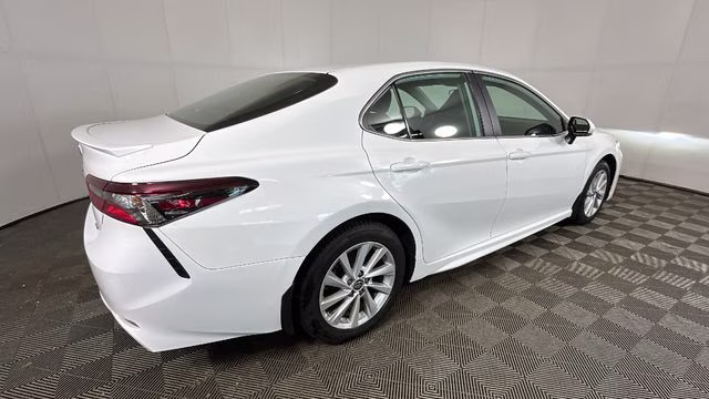 2024 Ice Cap Toyota Camry SE FWD Sedan
