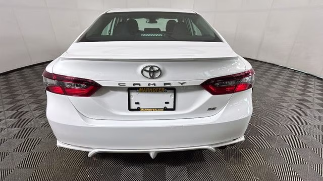 2024 Ice Cap Toyota Camry SE FWD Sedan