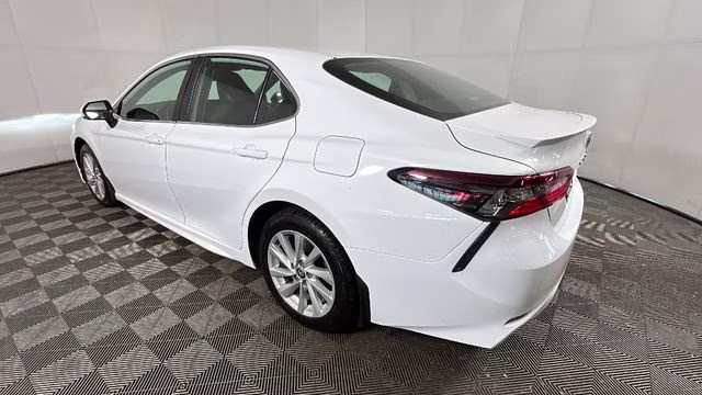 2024 Ice Cap Toyota Camry SE FWD Sedan