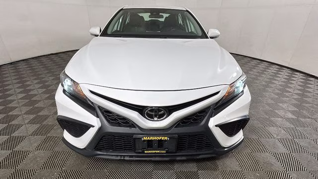 2024 Ice Cap Toyota Camry SE FWD Sedan