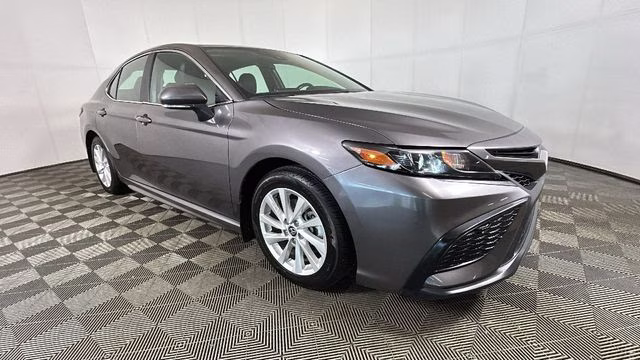 2024 Predawn Gray Mica Toyota Camry SE FWD Sedan