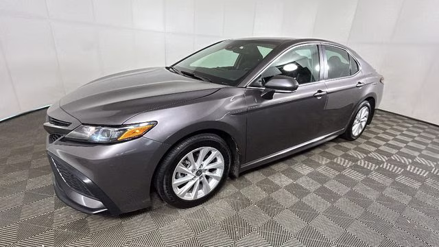 2024 Predawn Gray Mica Toyota Camry SE FWD Sedan