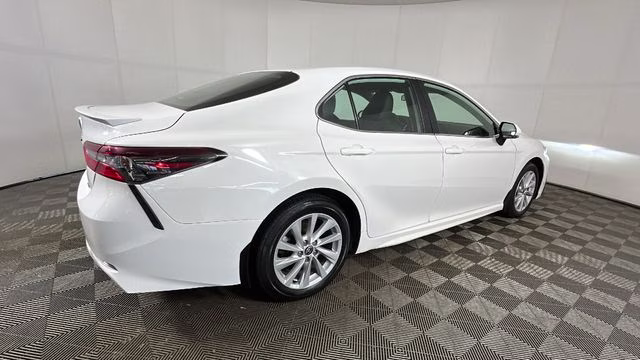 2024 Ice Cap Toyota Camry SE FWD Sedan