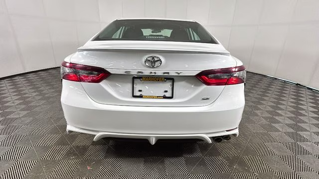 2024 Ice Cap Toyota Camry SE FWD Sedan