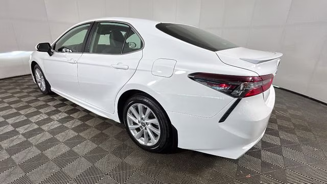 2024 Ice Cap Toyota Camry SE FWD Sedan