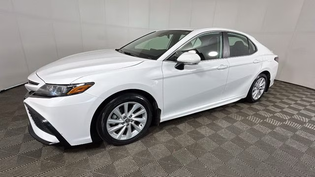 2024 Ice Cap Toyota Camry SE FWD Sedan