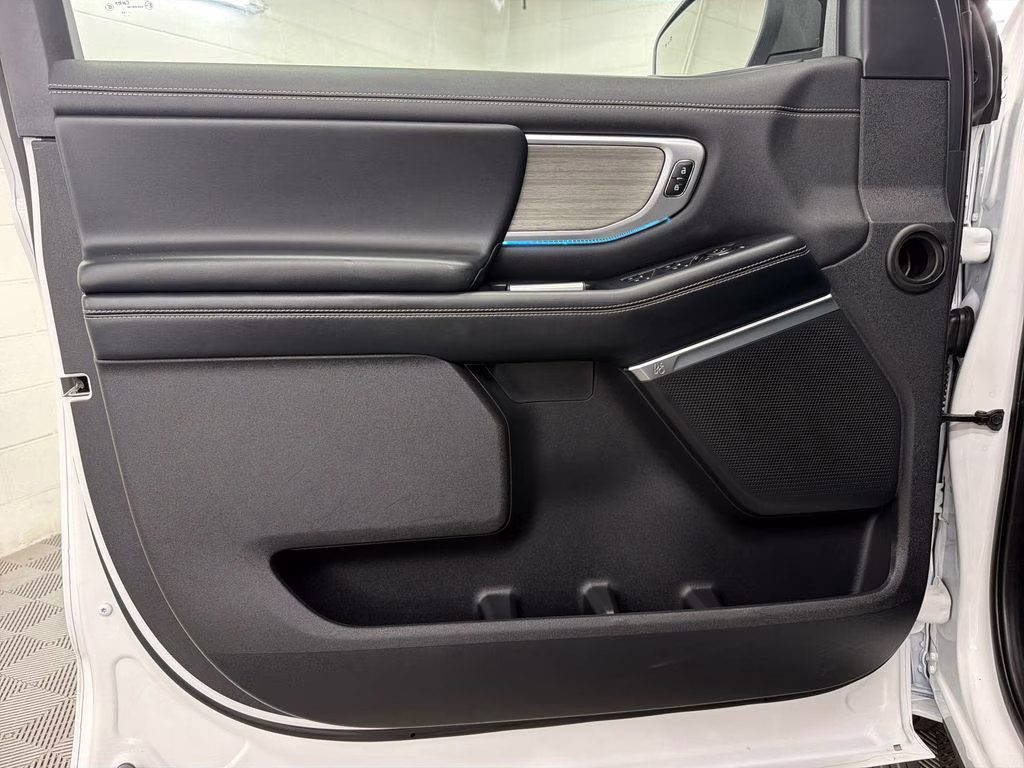 2025 Oxford White Ford Expedition Max Platinum 4X4 SUV