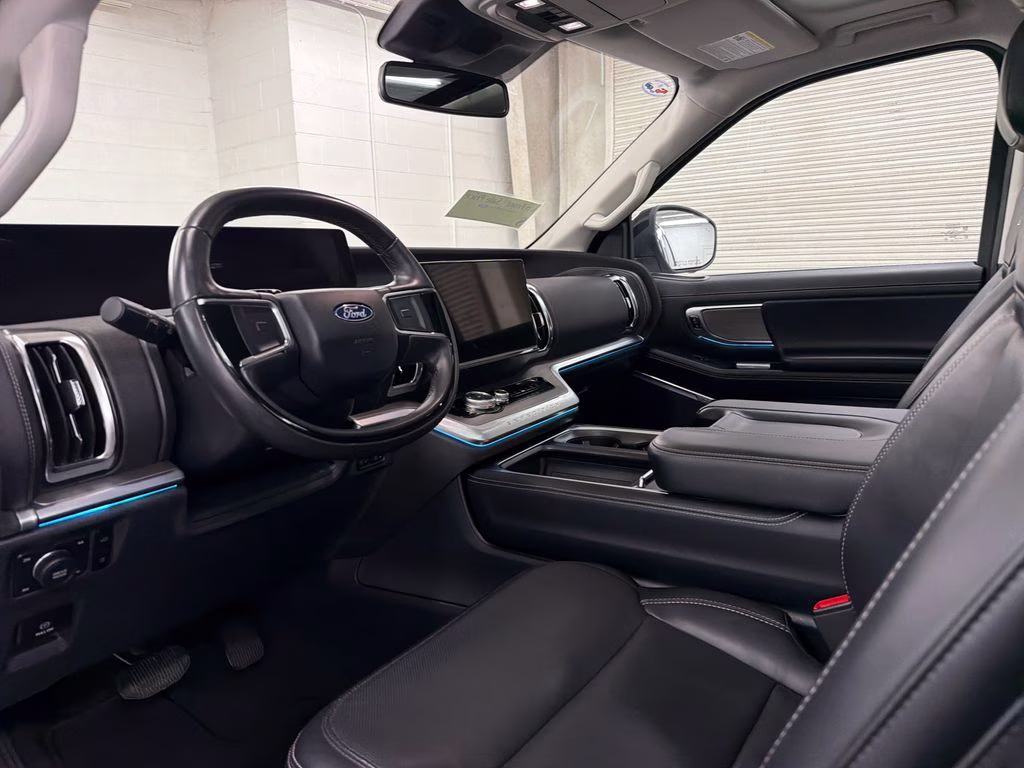 2025 Oxford White Ford Expedition Max Platinum 4X4 SUV