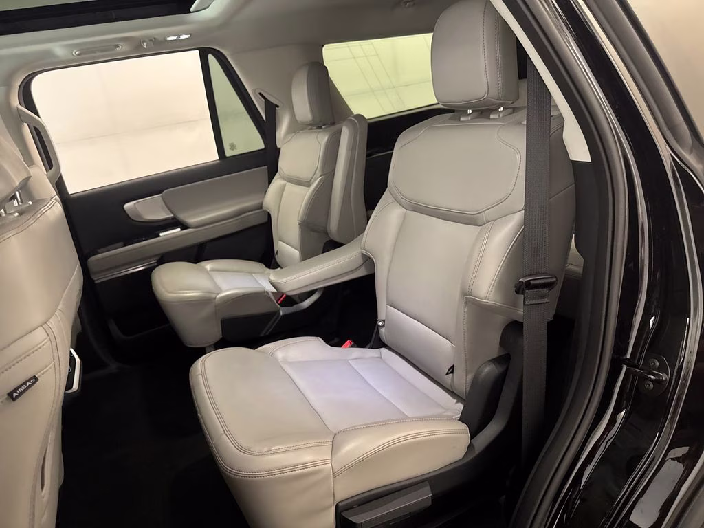 2025 Agate Black Metallic Ford Expedition Active RWD SUV