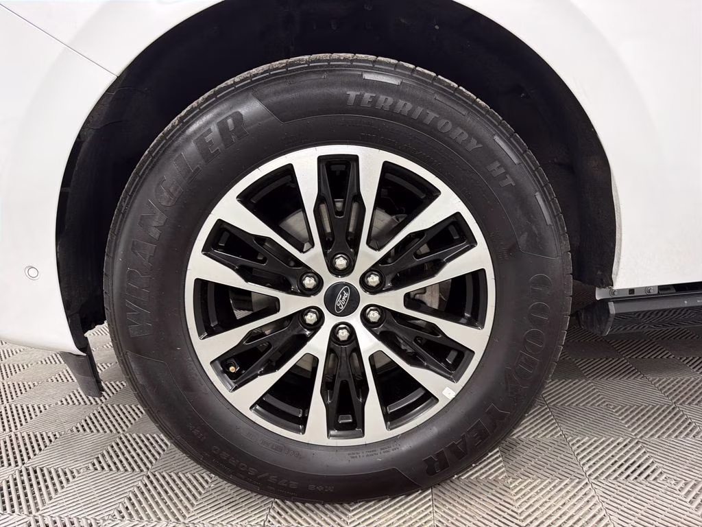 2025 Oxford White Ford Expedition Max Platinum 4X4 SUV